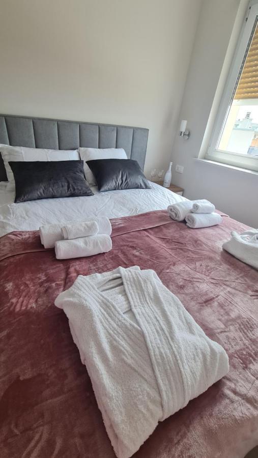 Mias Luxury Apartment غييكا المظهر الخارجي الصورة
