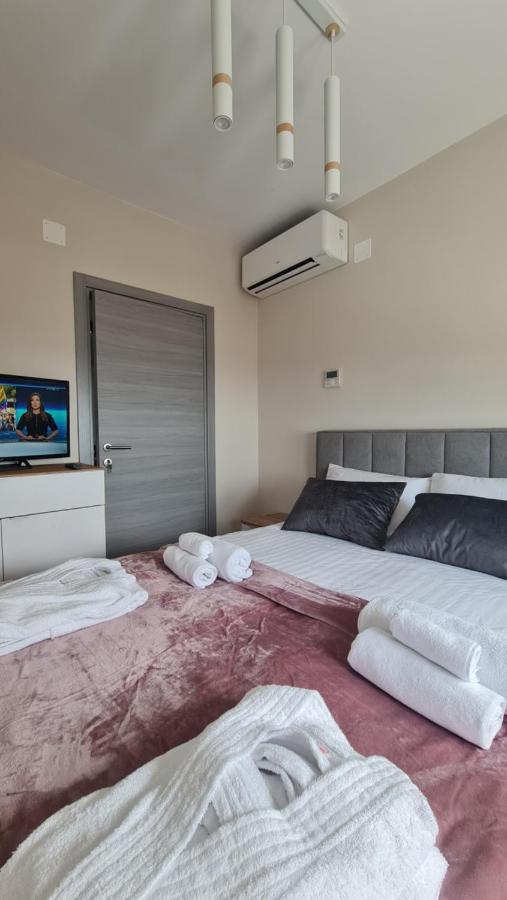 Mias Luxury Apartment غييكا المظهر الخارجي الصورة