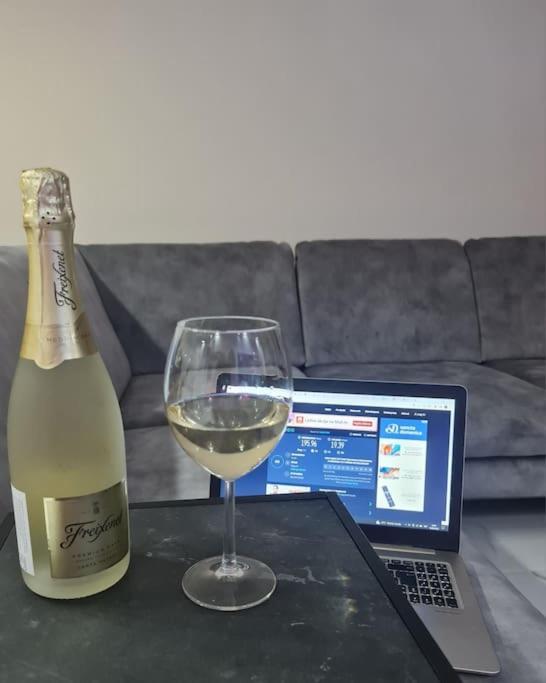 Mias Luxury Apartment غييكا المظهر الخارجي الصورة