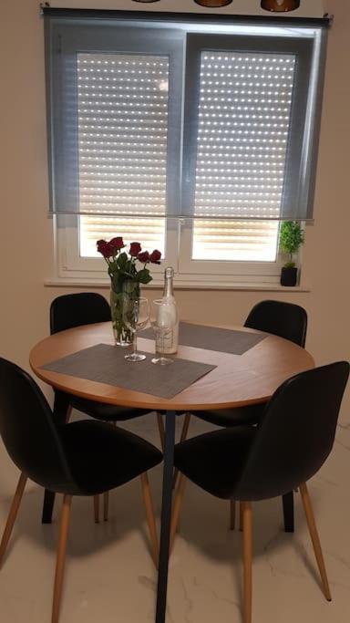 Mias Luxury Apartment غييكا المظهر الخارجي الصورة