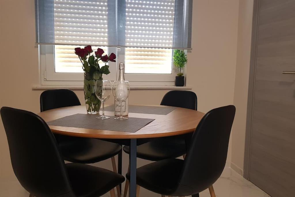 Mias Luxury Apartment غييكا المظهر الخارجي الصورة