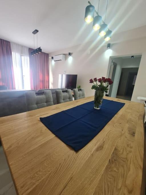 Mias Luxury Apartment غييكا المظهر الخارجي الصورة