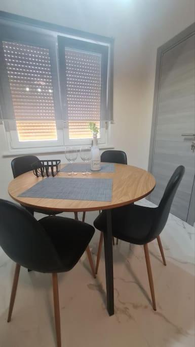 Mias Luxury Apartment غييكا المظهر الخارجي الصورة
