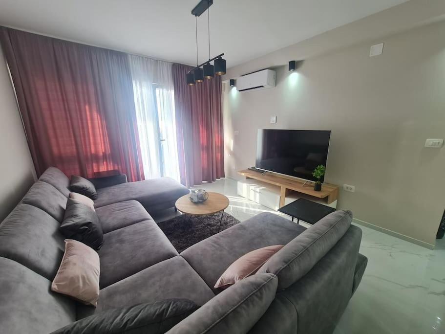 Mias Luxury Apartment غييكا المظهر الخارجي الصورة
