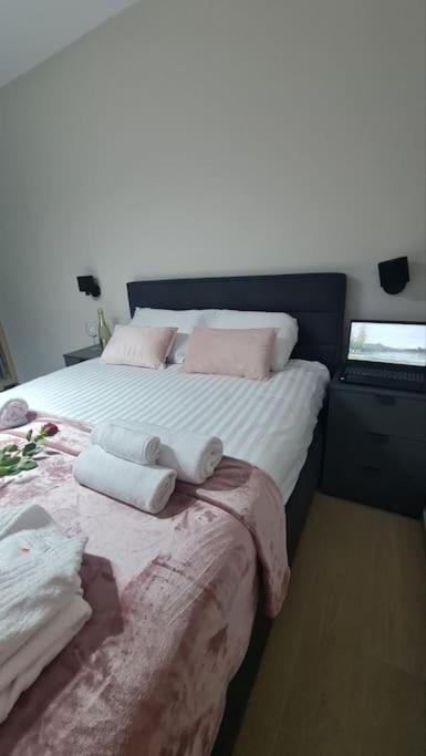 Mias Luxury Apartment غييكا المظهر الخارجي الصورة