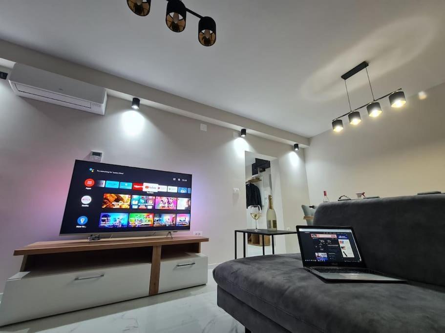 Mias Luxury Apartment غييكا المظهر الخارجي الصورة